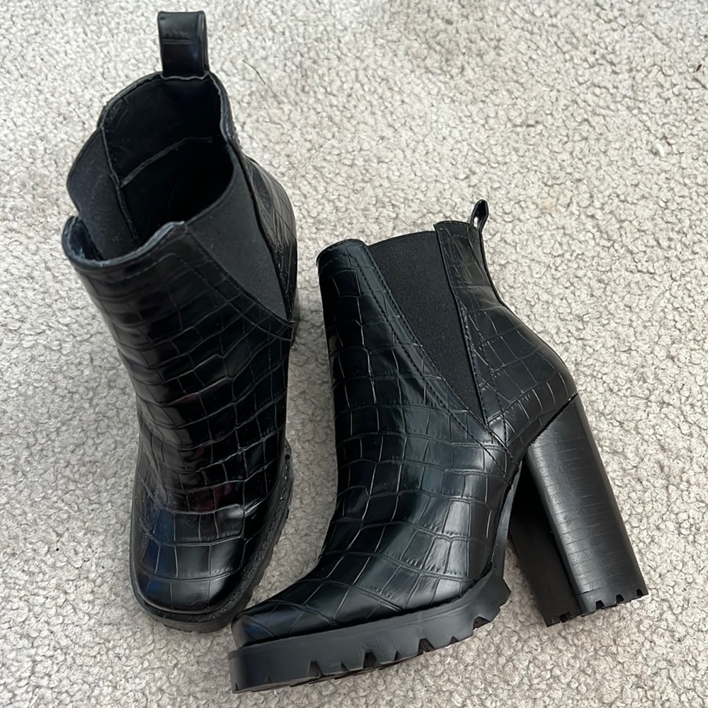 Steve Madden Booties!